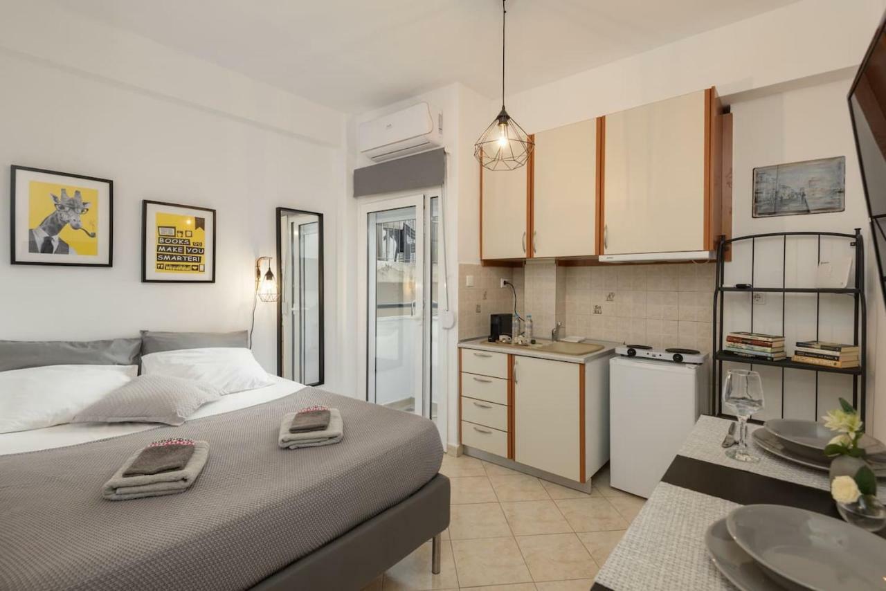 Central Studio! Fiber Wifi, Ac, Private, Self Check-In! Salonicco Esterno foto