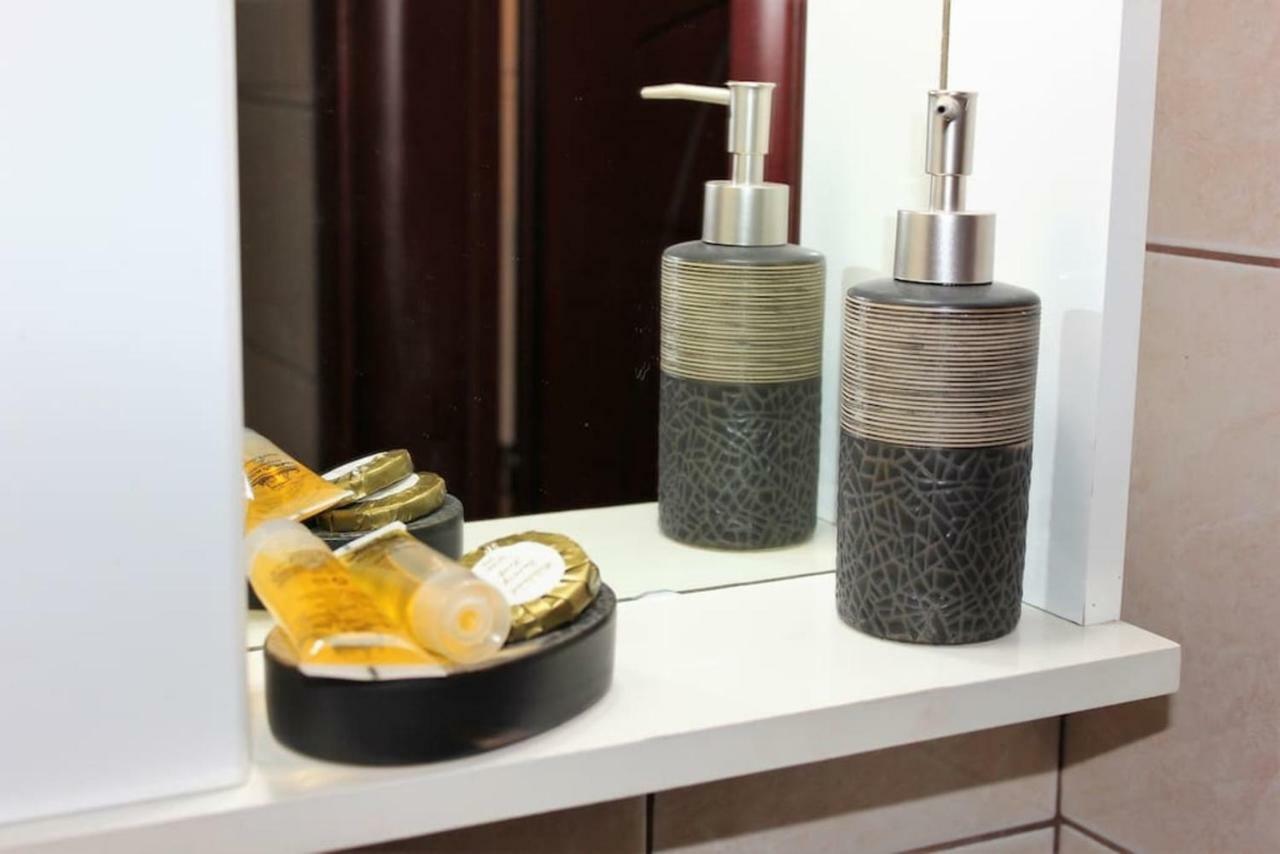 Central Studio! Fiber Wifi, Ac, Private, Self Check-In! Salonicco Esterno foto