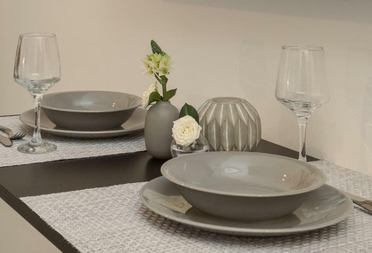 Central Studio! Fiber Wifi, Ac, Private, Self Check-In! Salonicco Esterno foto