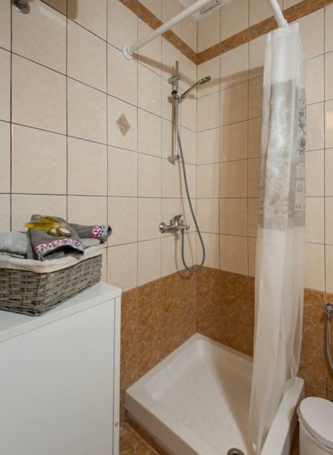 Central Studio! Fiber Wifi, Ac, Private, Self Check-In! Salonicco Esterno foto