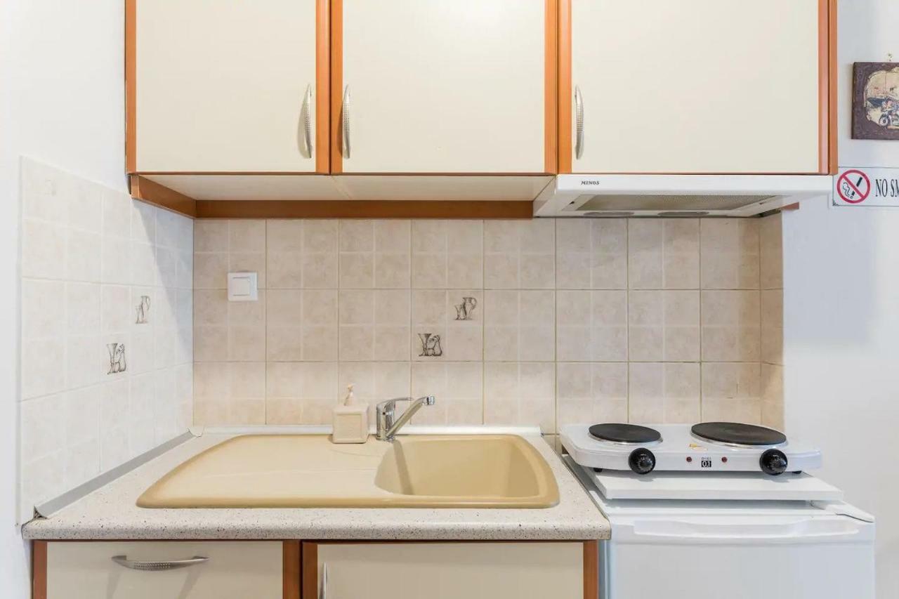 Central Studio! Fiber Wifi, Ac, Private, Self Check-In! Salonicco Esterno foto