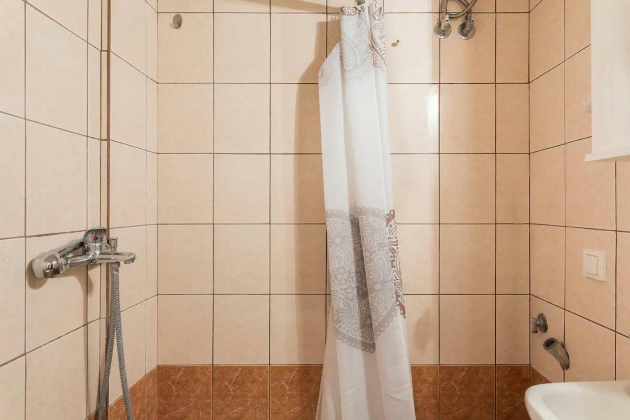 Central Studio! Fiber Wifi, Ac, Private, Self Check-In! Salonicco Esterno foto